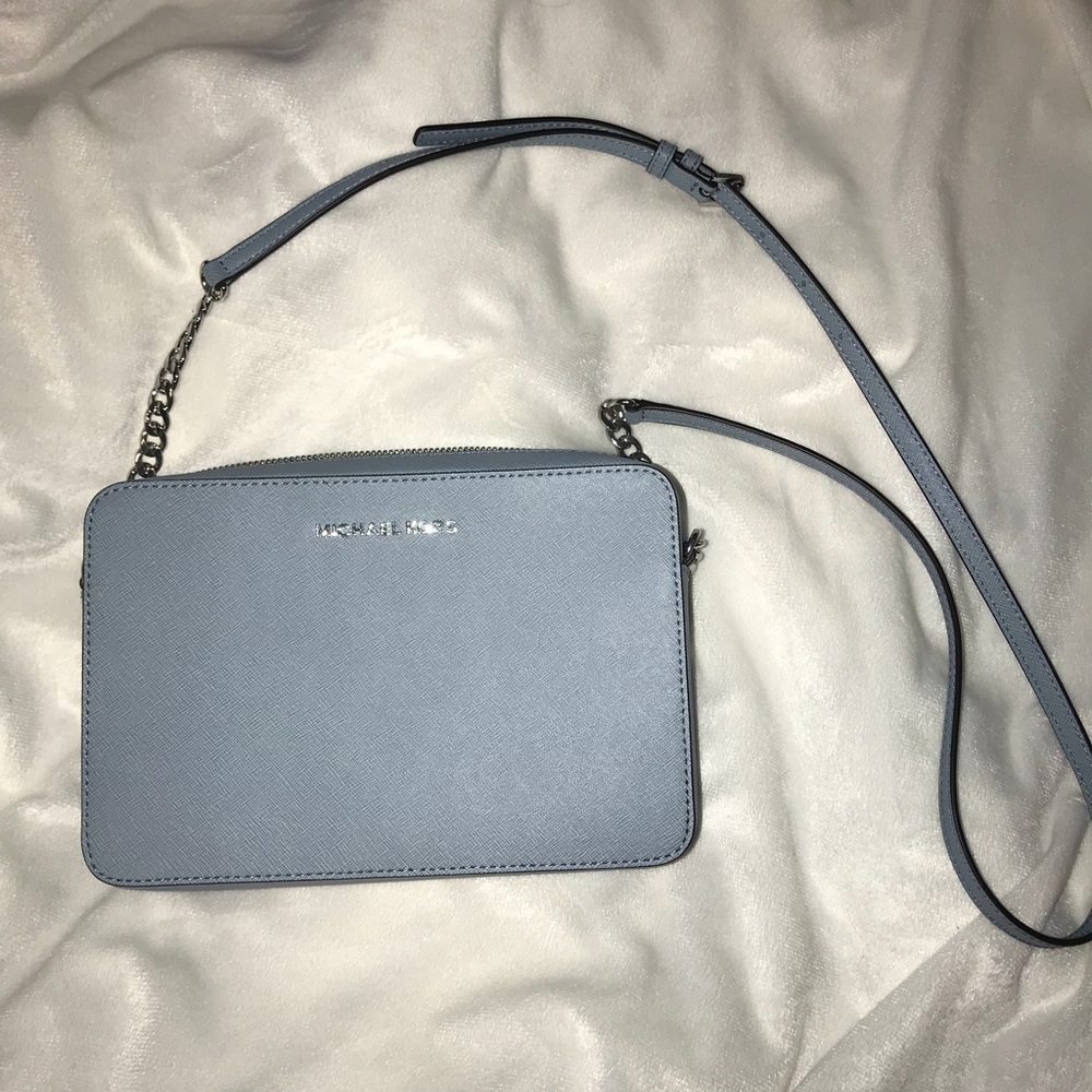 Micheal Kors crossbody - Picture 1 of 6